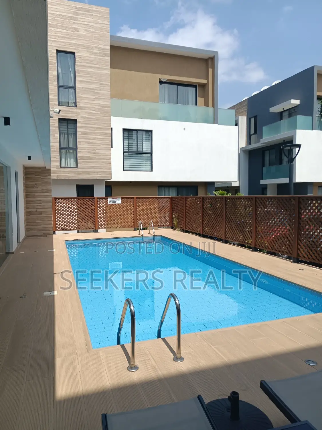 4bdrm Townhouse / Terrace in Seekers Realty, Osu for rent