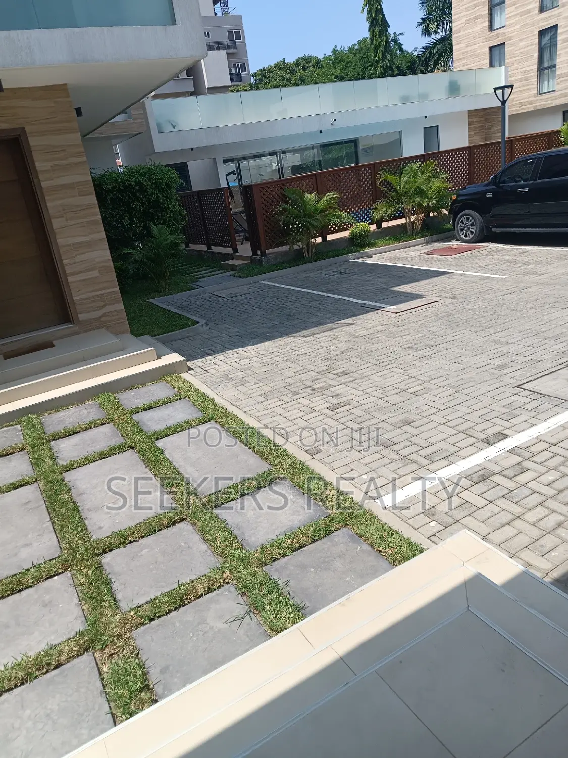 4bdrm Townhouse / Terrace in Seekers Realty, Osu for rent