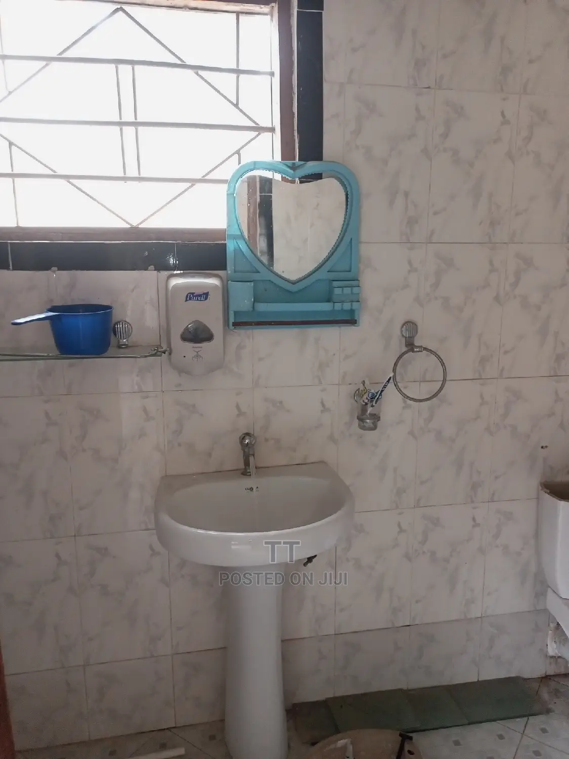4bdrm House in Teshie Malik for rent