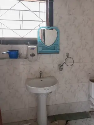 4bdrm House in Teshie Malik for rent