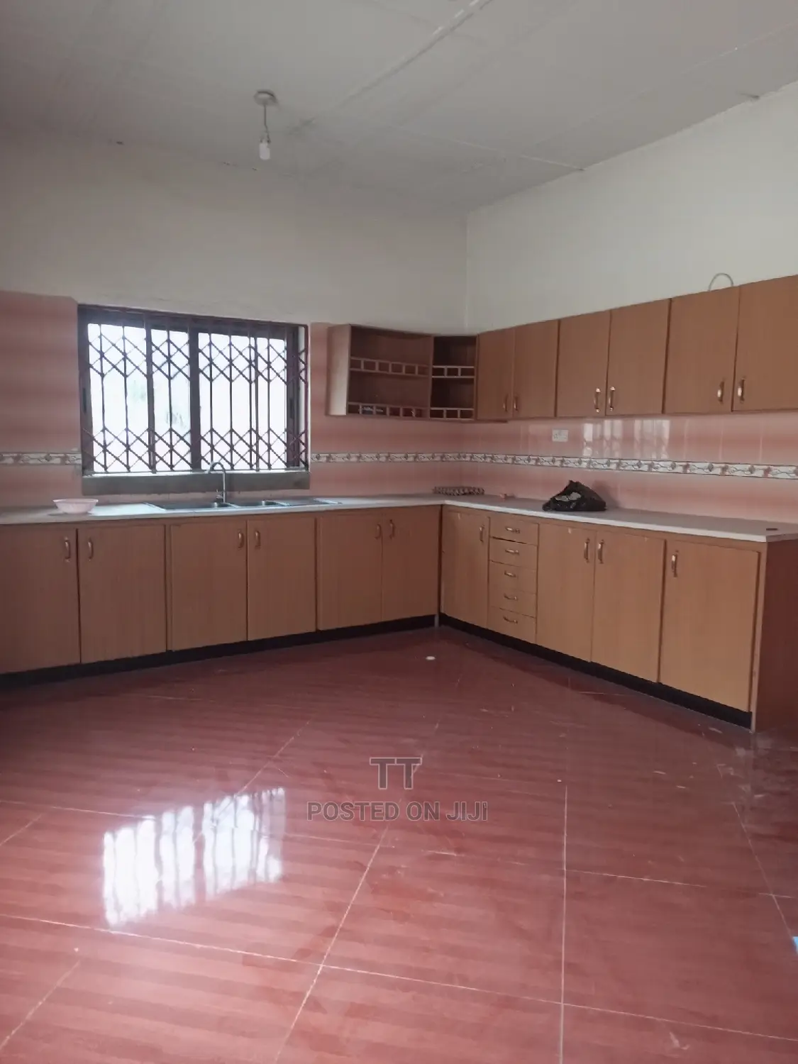 4bdrm House in Teshie Malik for rent