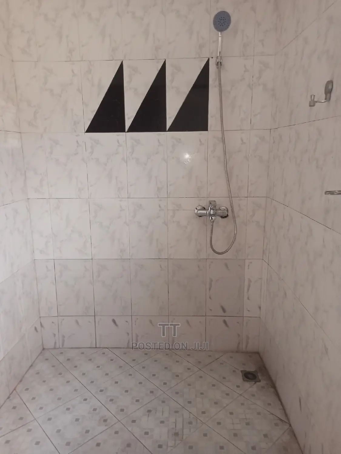 4bdrm House in Teshie Malik for rent