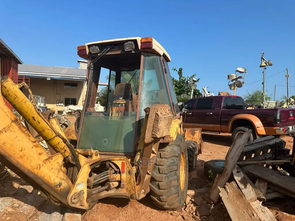 Backhoe - Case 4x4 Backhoe