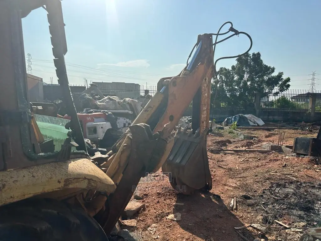 Backhoe - Case 4x4 Backhoe