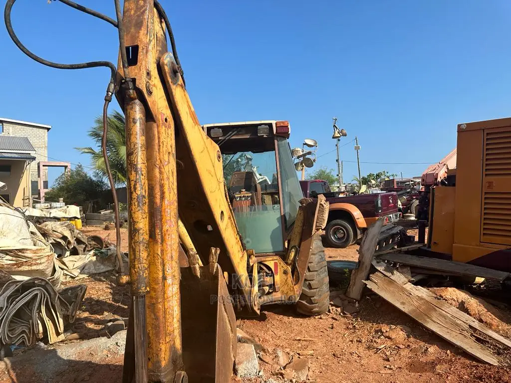 Backhoe - Case 4x4 Backhoe