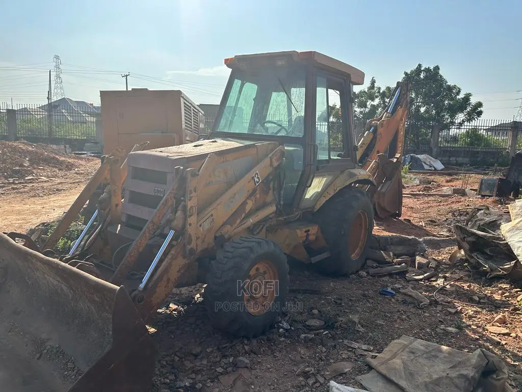 Backhoe - Case 4x4 Backhoe