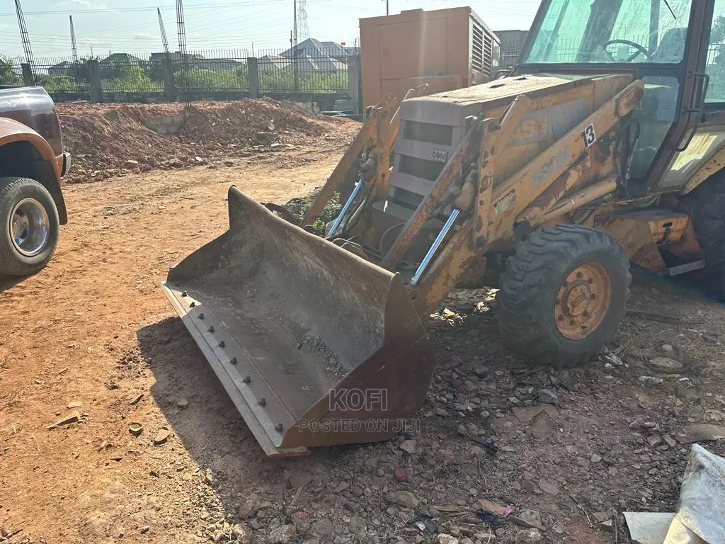 Backhoe - Case 4x4 Backhoe