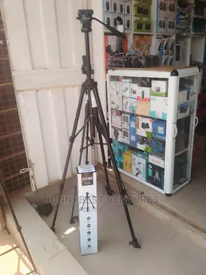 VCT-880 Video 880 Tripod