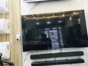 Experience High Samsung AU70 LED Glossy 60 Inches Tv