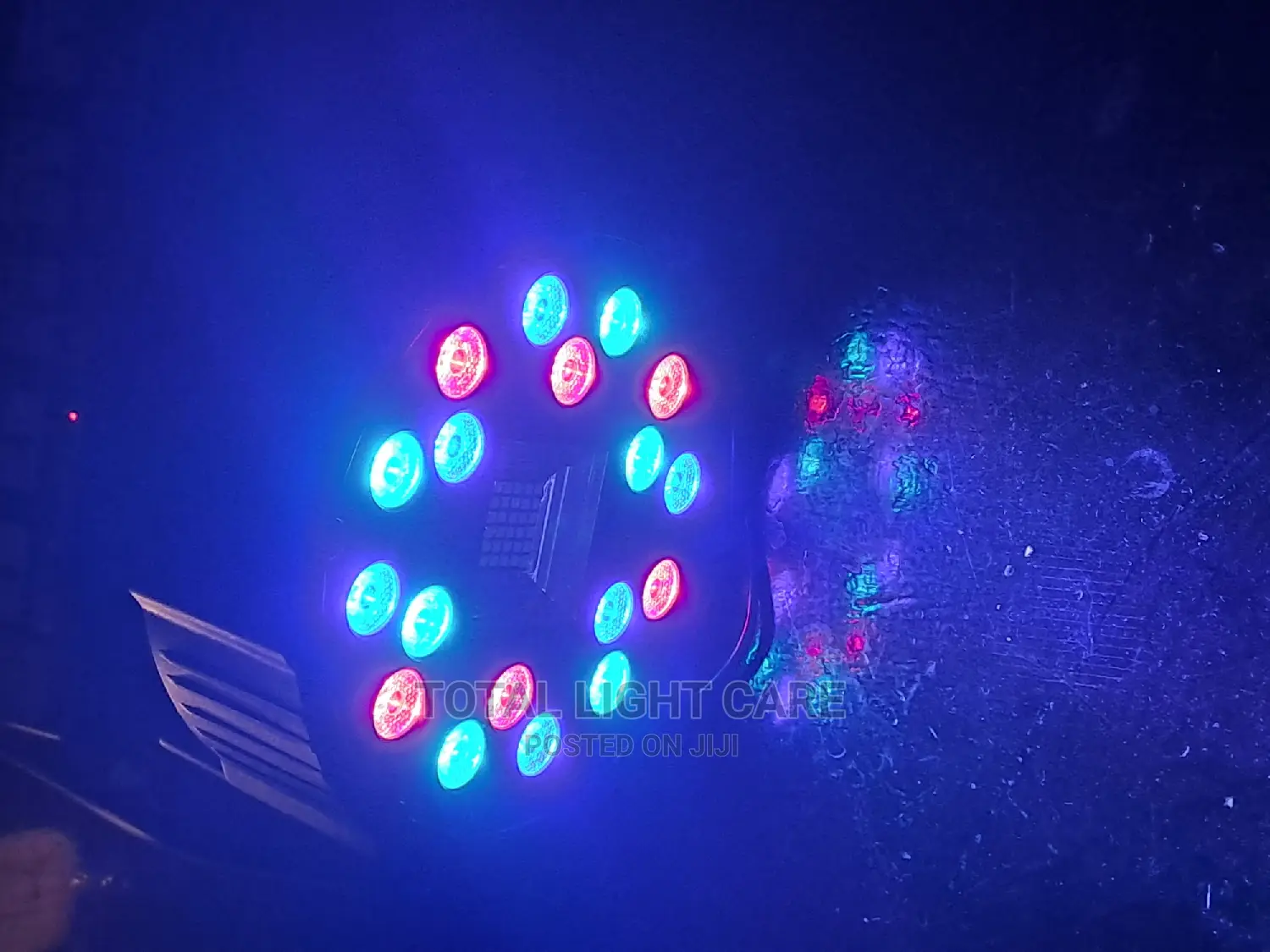 18 Led Par Light With White Flood Light in the Middle