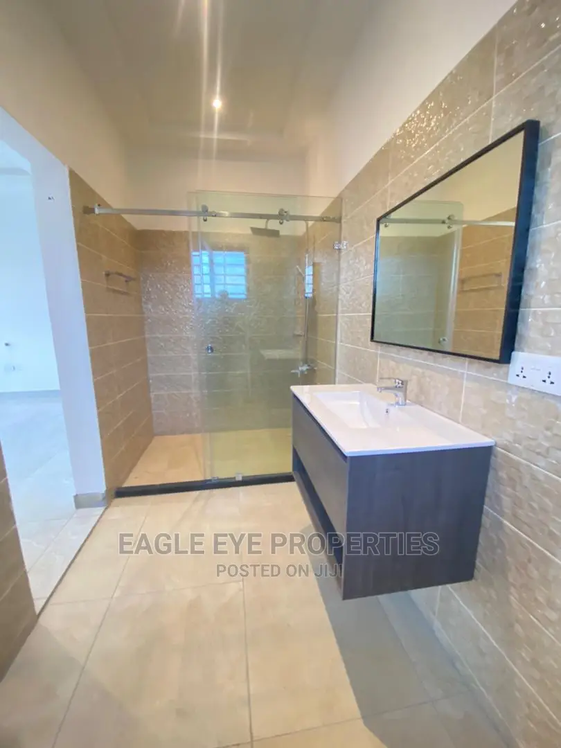 4bdrm House in East Legon for sale