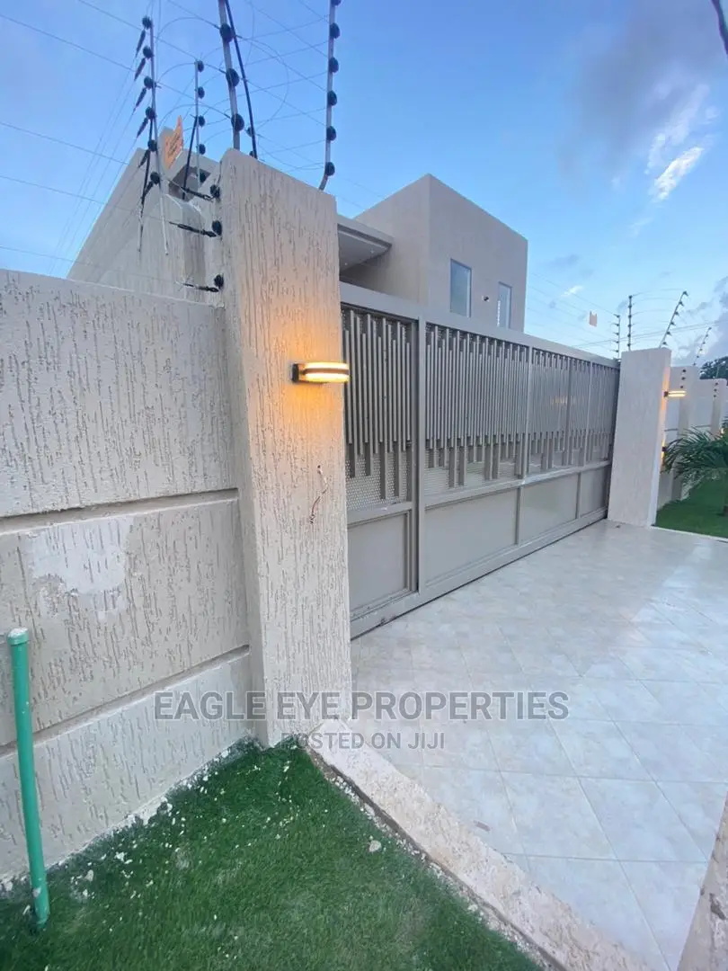 4bdrm House in East Legon for sale