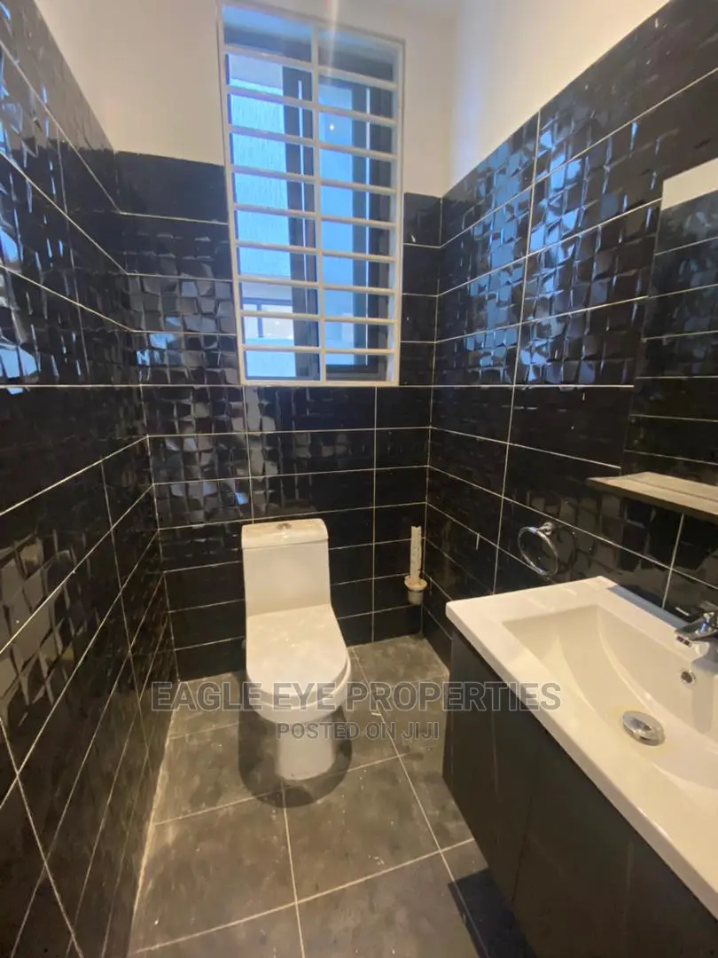 4bdrm House in East Legon for sale