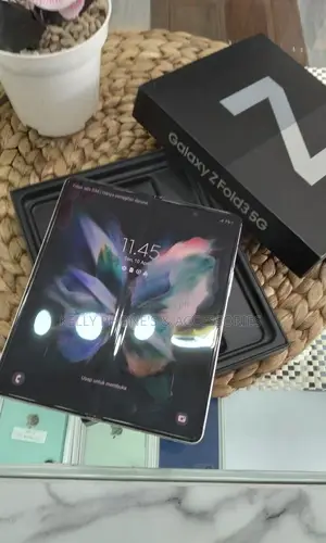New Samsung Galaxy Z Fold 3 256 GB Black
