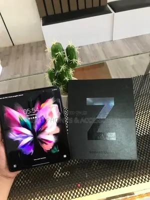 New Samsung Galaxy Z Fold 3 256 GB Black