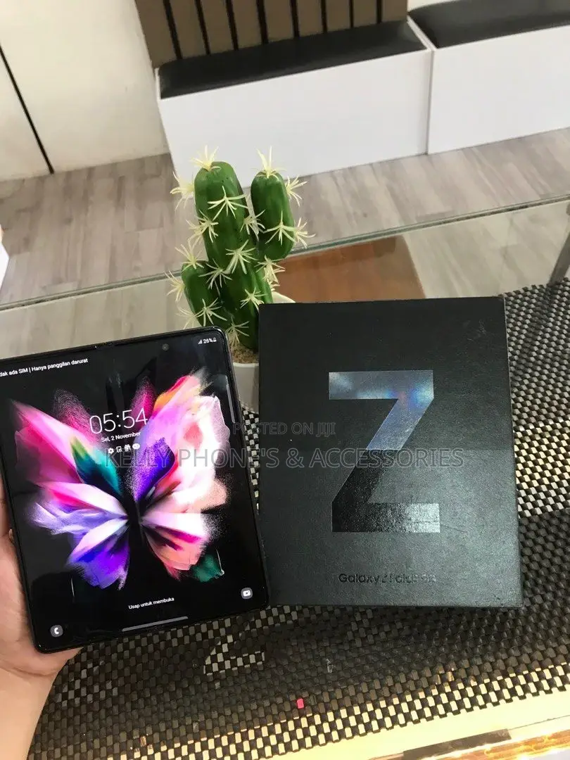 New Samsung Galaxy Z Fold 3 256 GB Black