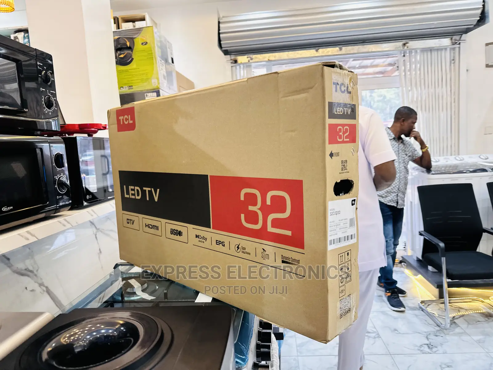 Elegant Design TCL 32”D3200 FHD Satellite Display