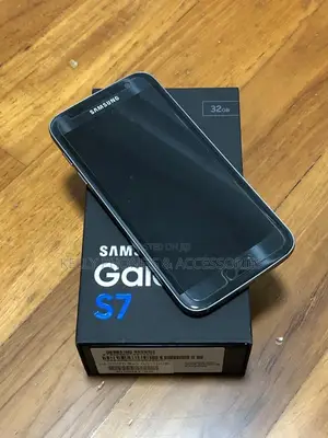 New Samsung Galaxy S7 32 GB Black