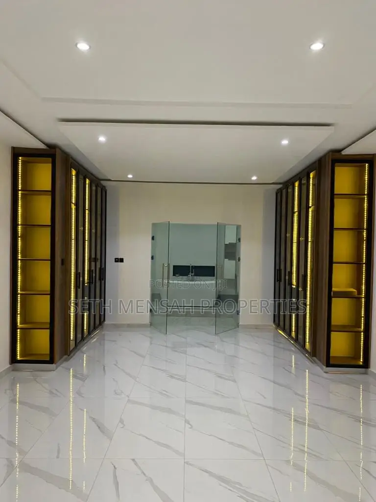 4bdrm Mansion in East Legon for sale