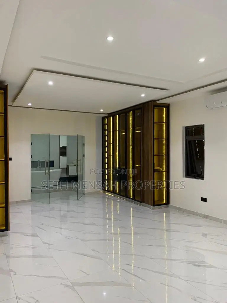 4bdrm Mansion in East Legon for sale
