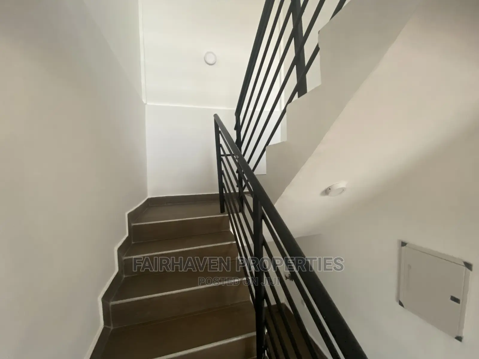 2bdrm Apartment in Tseaddo, Airport Residential Area for rent