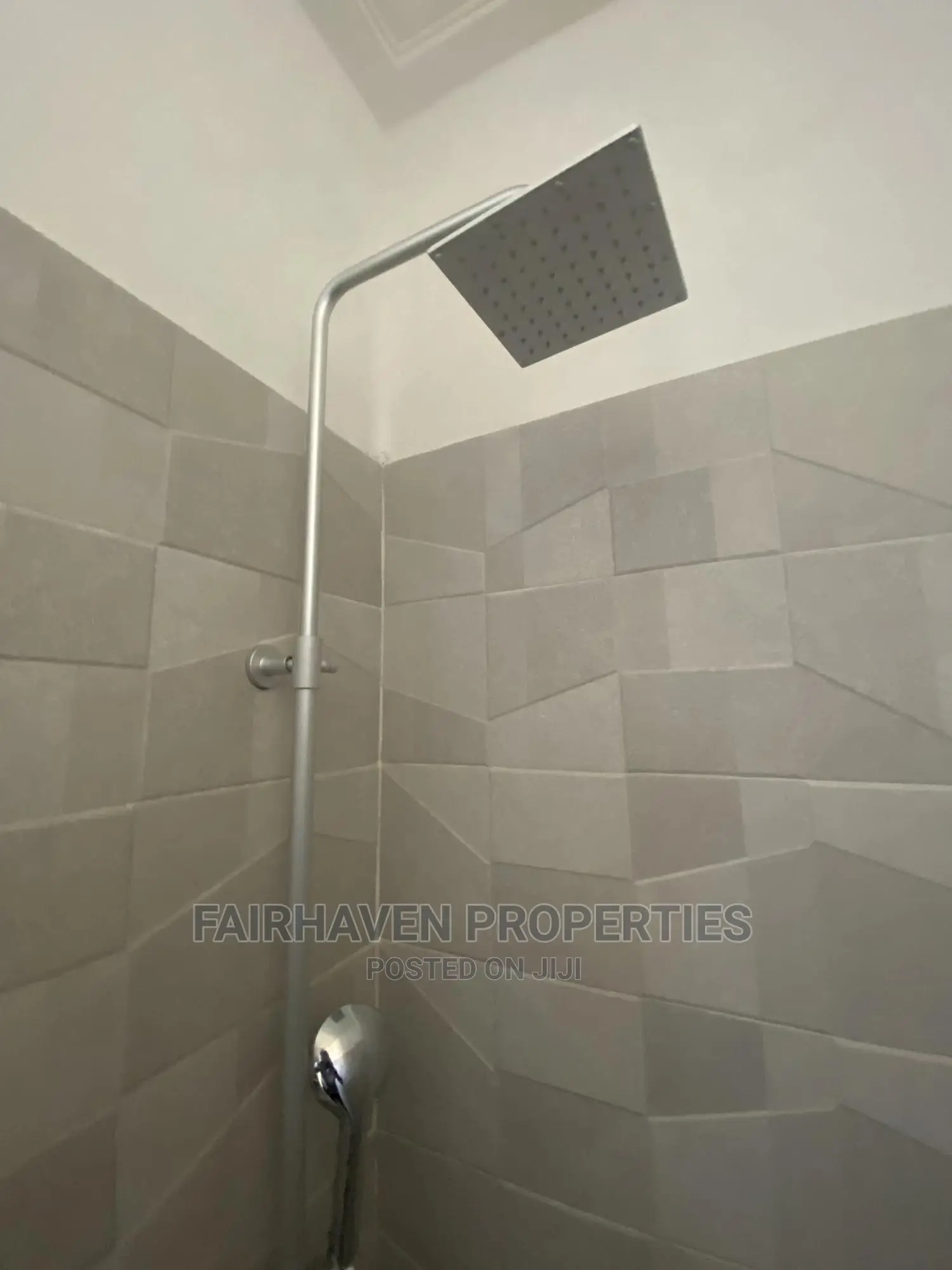 2bdrm Apartment in Tseaddo, Airport Residential Area for rent