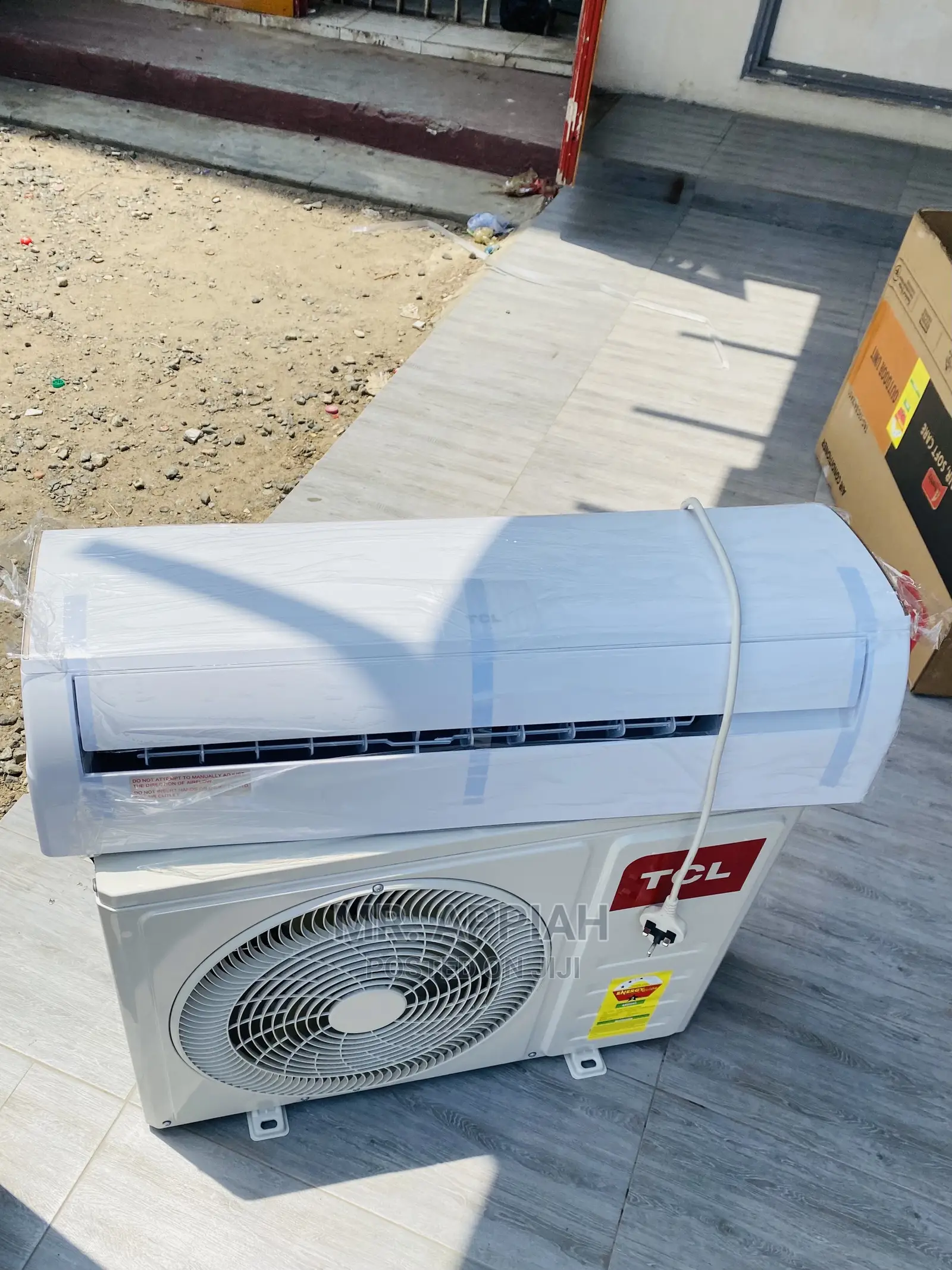 Extremely Chilling 1.5hp R410 Ac[White Color) 