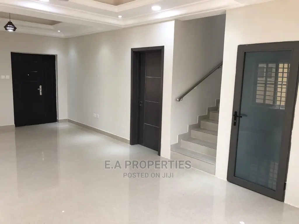 3bdrm House in E A Properties, School Junction for rent