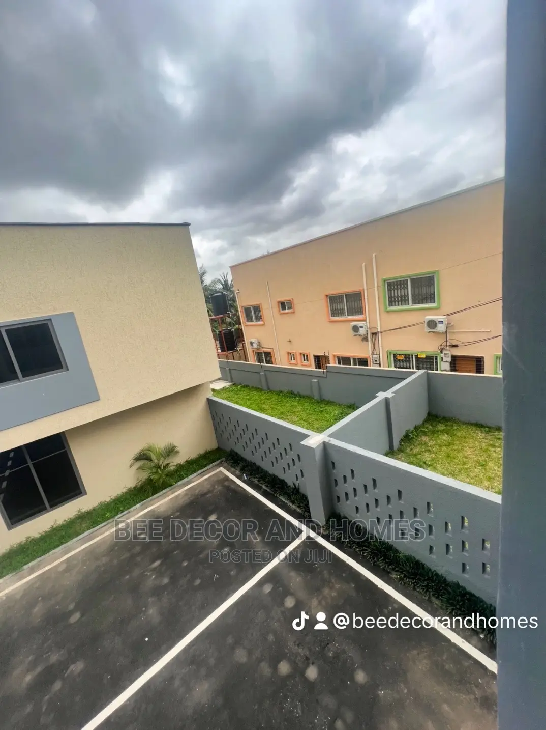 3bdrm Townhouse/Terrace in Bee Decor And Homes, North Legon for sale