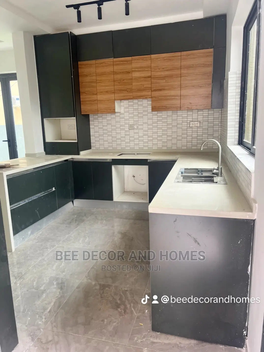 3bdrm Townhouse/Terrace in Bee Decor And Homes, North Legon for sale
