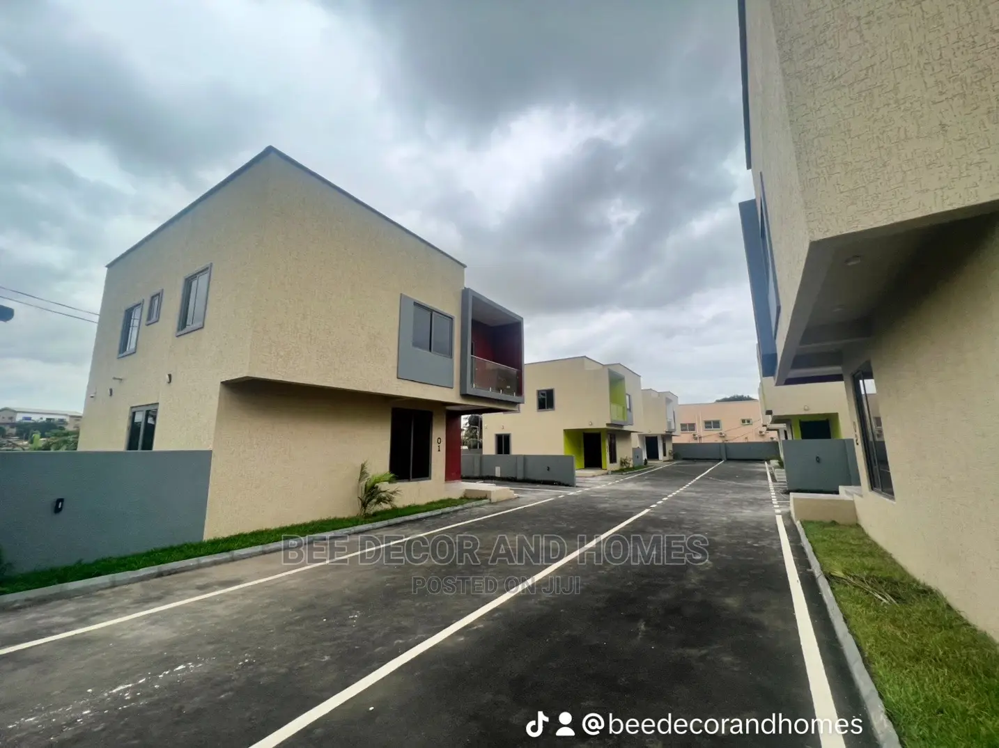 3bdrm Townhouse/Terrace in Bee Decor And Homes, North Legon for sale