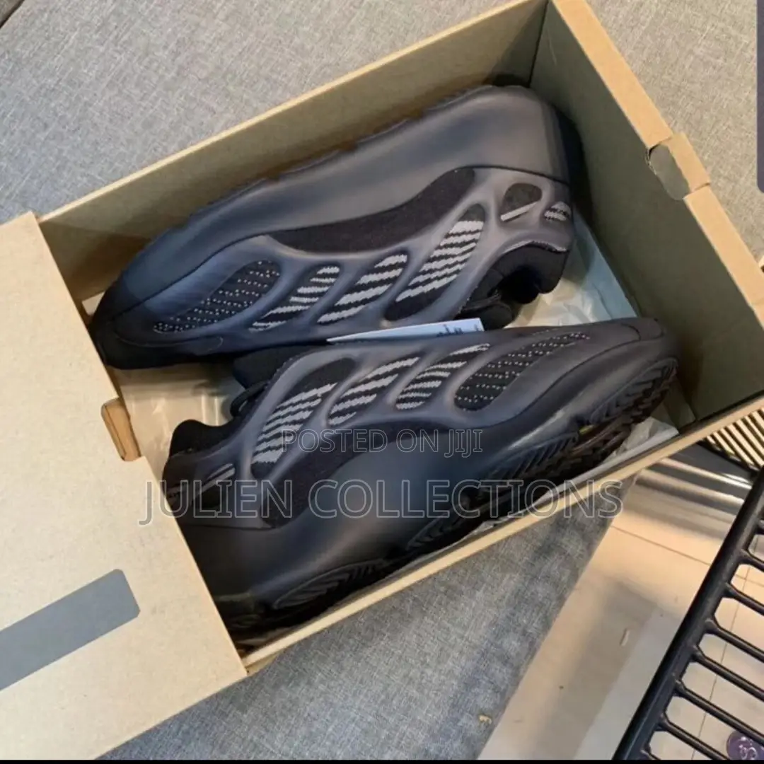 Adidas Yeezy Boost V3 Black