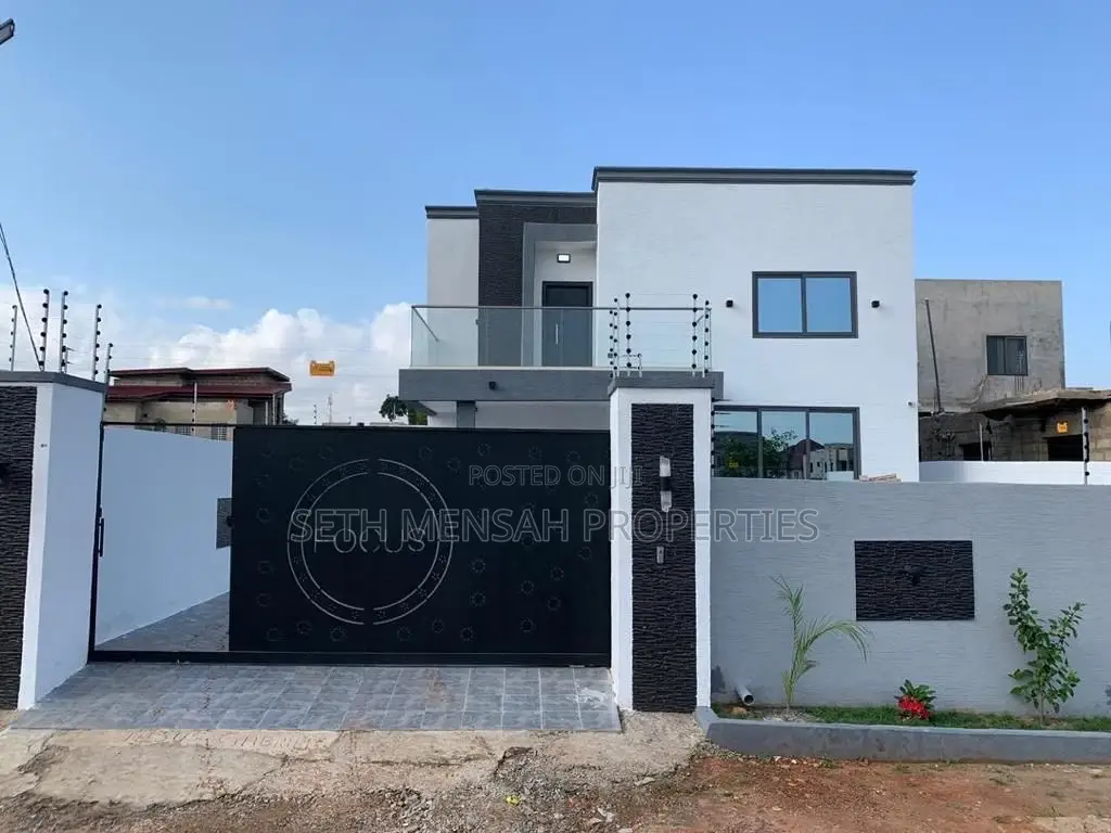 4bdrm House in Adenta for sale