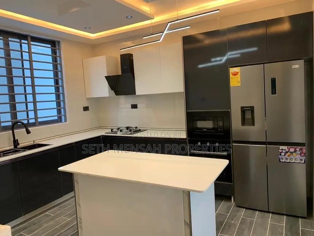 4bdrm House in Adenta for sale