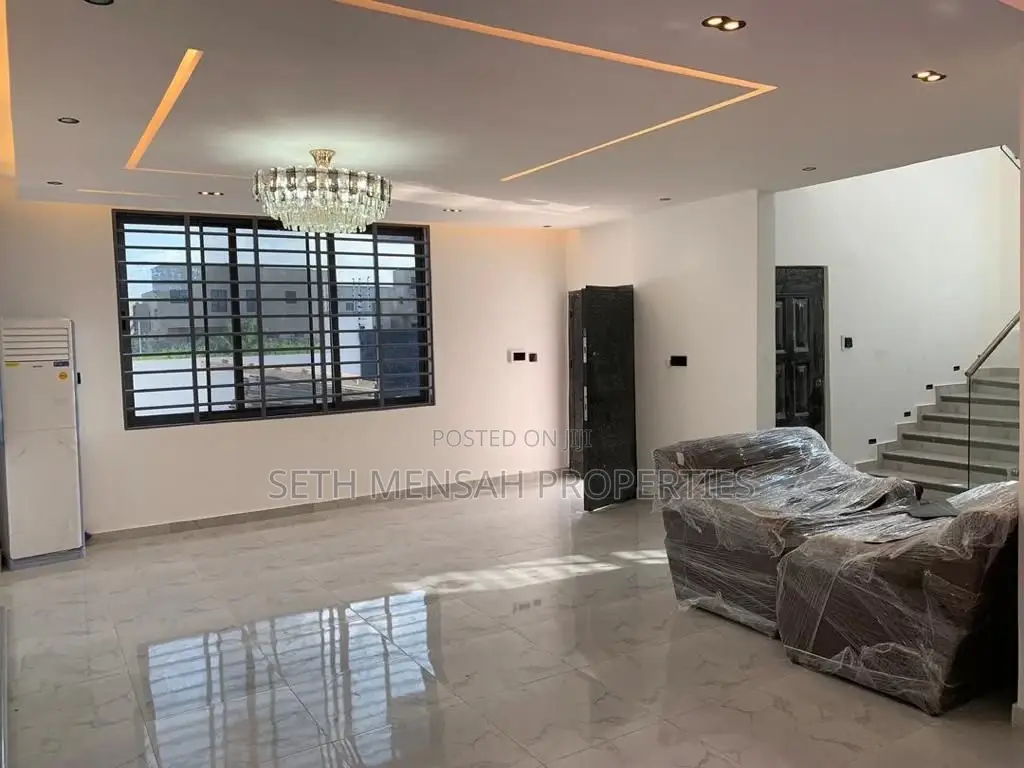 4bdrm House in Adenta for sale