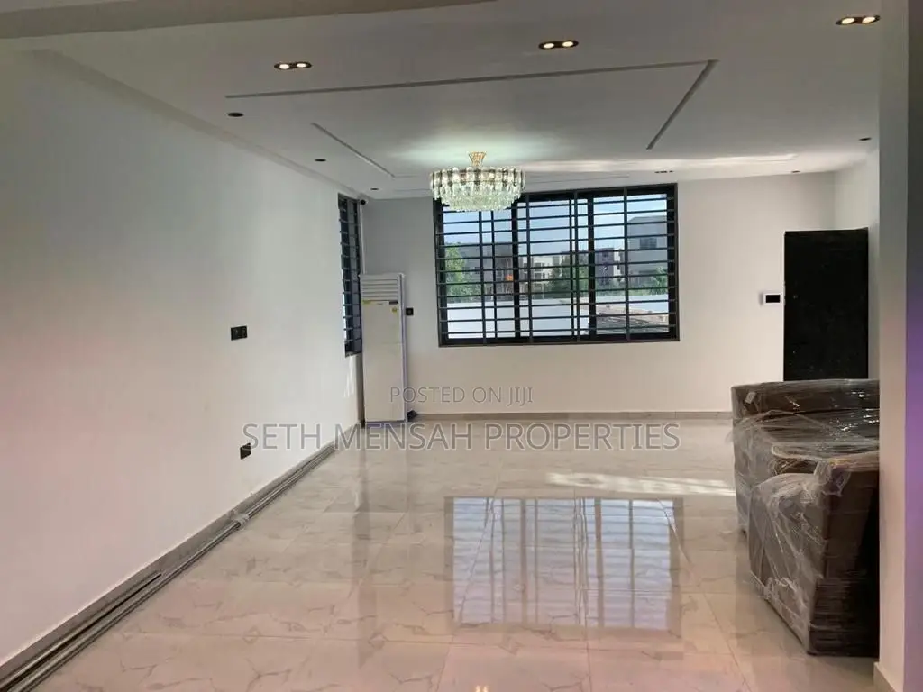 4bdrm House in Adenta for sale