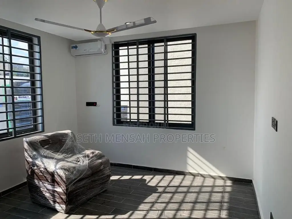 4bdrm House in Adenta for sale