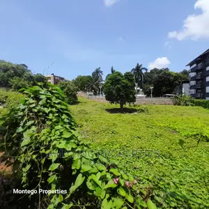 LAND SIZE: 4 .32 ACRES Tema Community 1