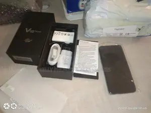 New LG V50 ThinQ 128 GB Black