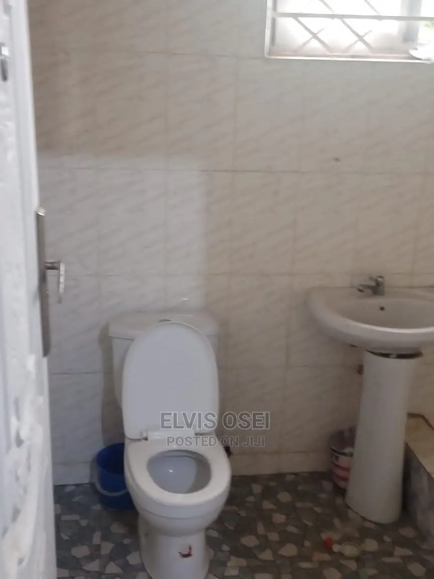 4bdrm House in Scc Block Factory, Weija for rent