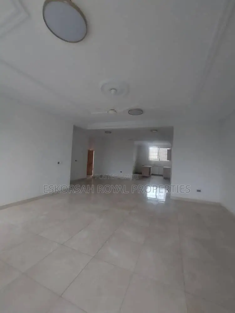 2bdrm Apartment in Adjiringanor, Adjiriganor for rent