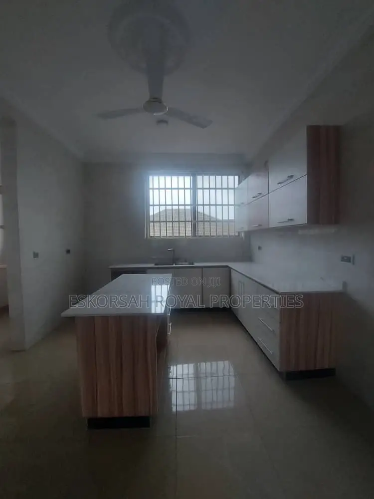 2bdrm Apartment in Adjiringanor, Adjiriganor for rent
