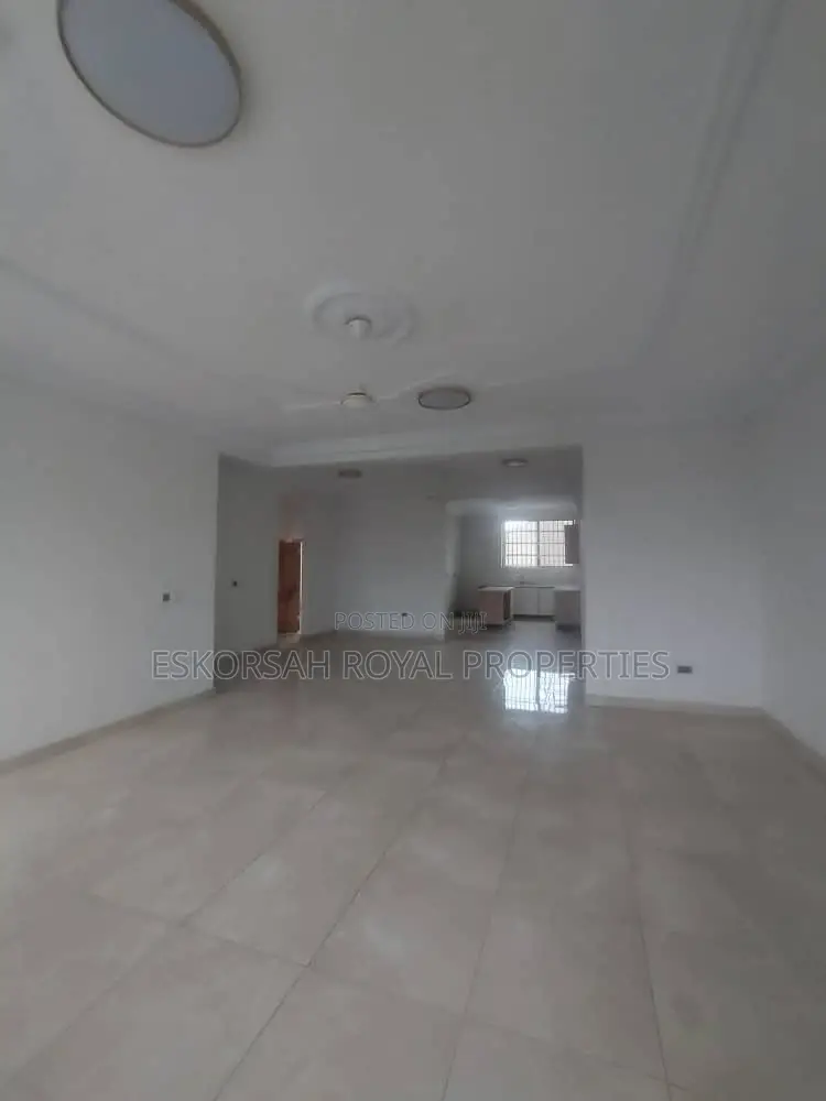 2bdrm Apartment in Adjiringanor, Adjiriganor for rent