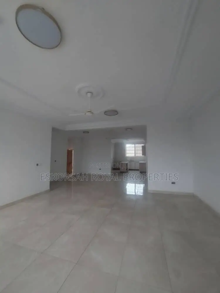 2bdrm Apartment in Adjiringanor, Adjiriganor for rent