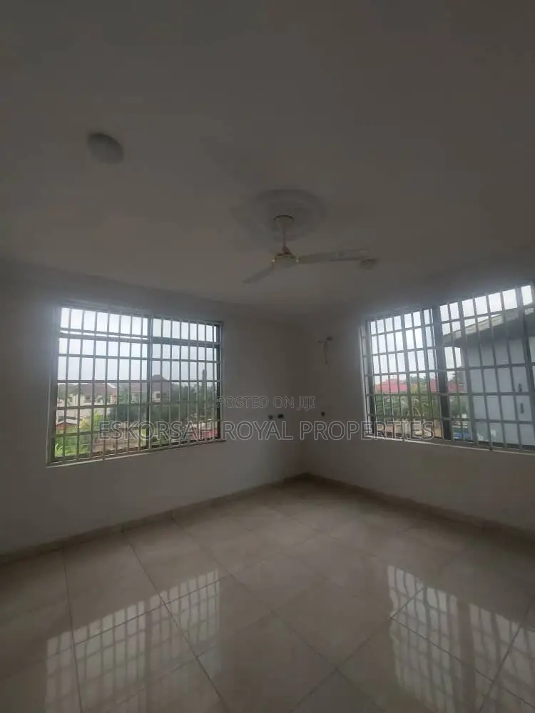 2bdrm Apartment in Adjiringanor, Adjiriganor for rent