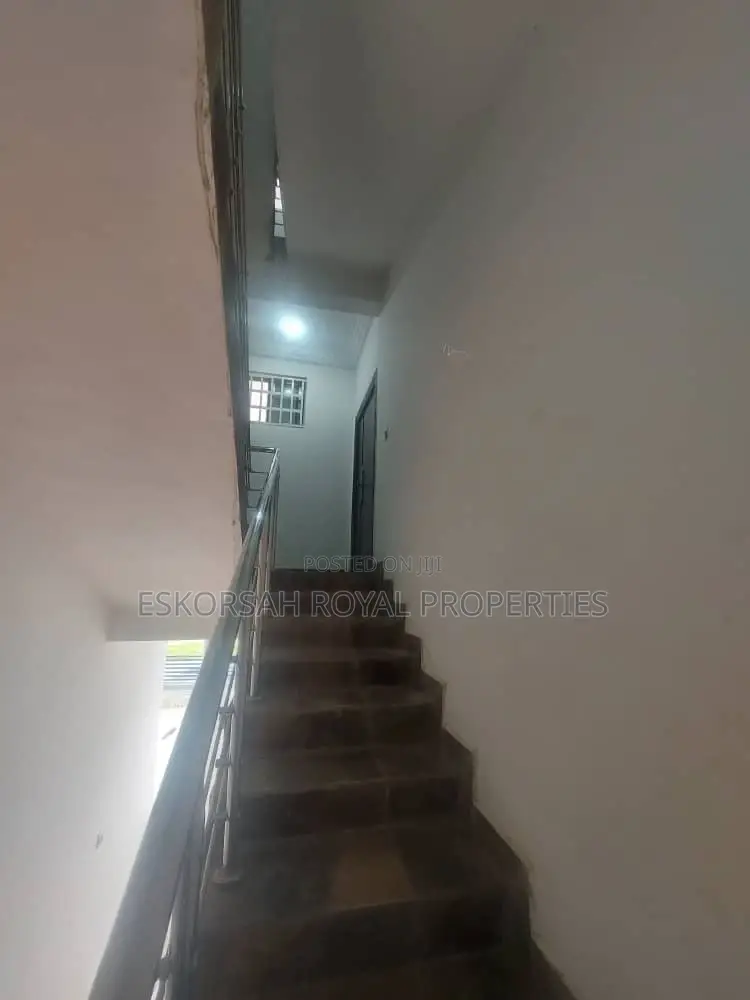 2bdrm Apartment in Adjiringanor, Adjiriganor for rent
