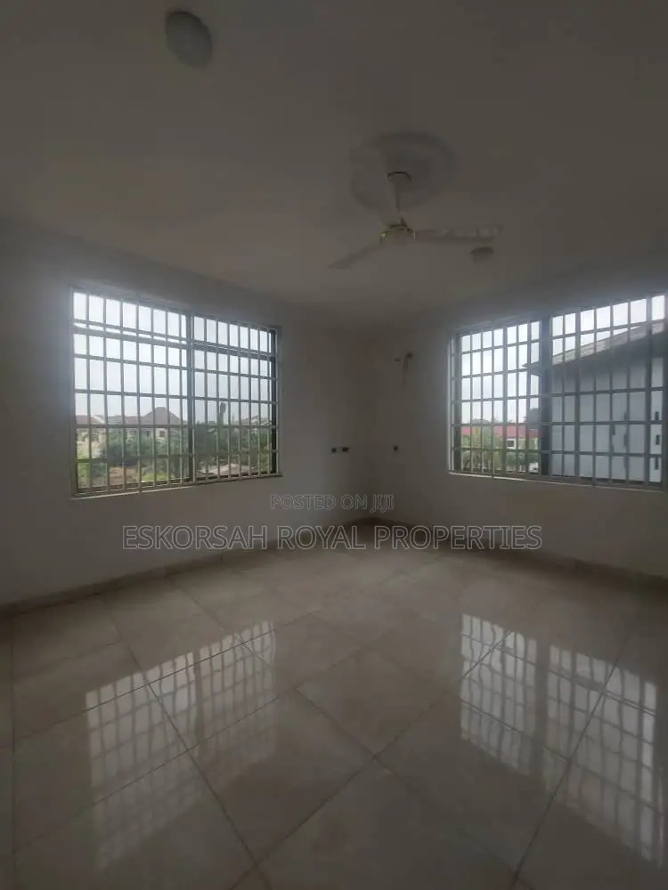 2bdrm Apartment in Adjiringanor, Adjiriganor for rent