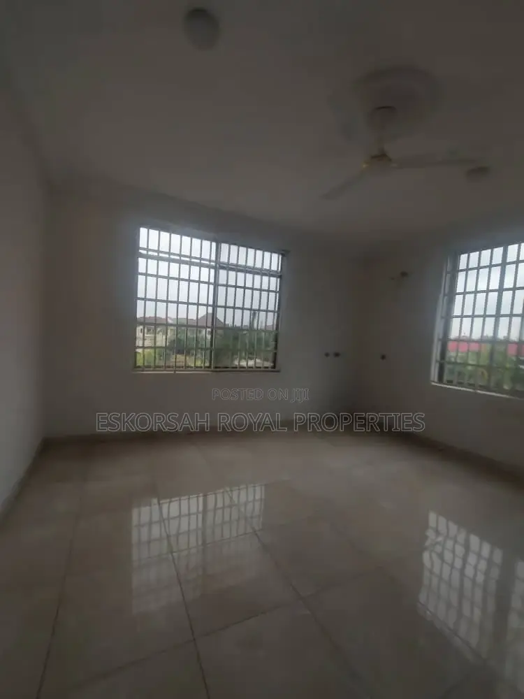 2bdrm Apartment in Adjiringanor, Adjiriganor for rent