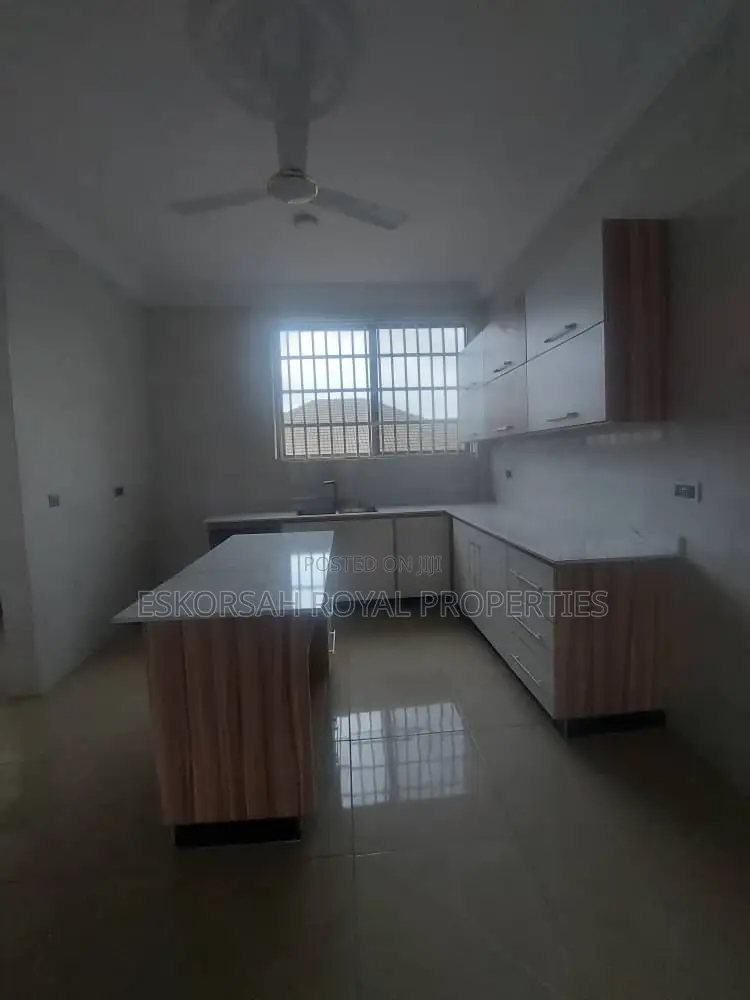 2bdrm Apartment in Adjiringanor, Adjiriganor for rent