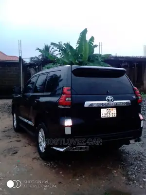 Rent a Car- Toyota Landcruiser Prado